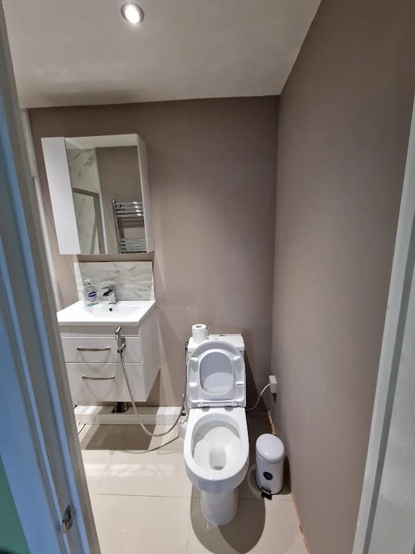 Bathrooms project by GT Decoration & Renovation